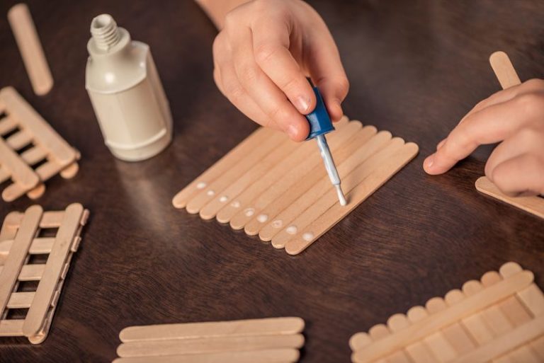 Pourquoi et comment fabriquer sa colle maison